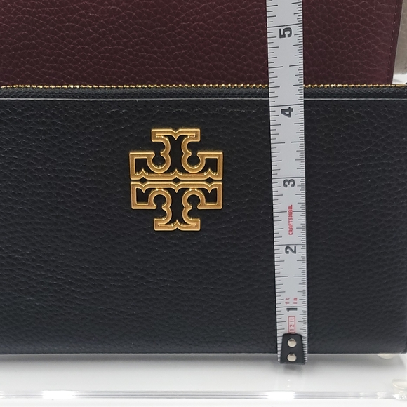 Tory Burch Britten Slim Envelope Wallet - Picture 8 of 10